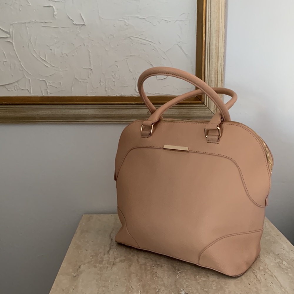 Minimal Neutral Bag